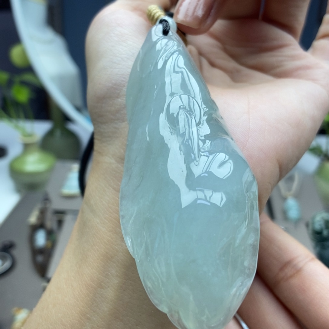 翡翠18K金镶嵌颈饰吊坠45