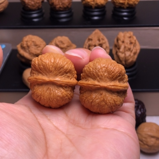 文玩核桃把件黄金元宝蟾59