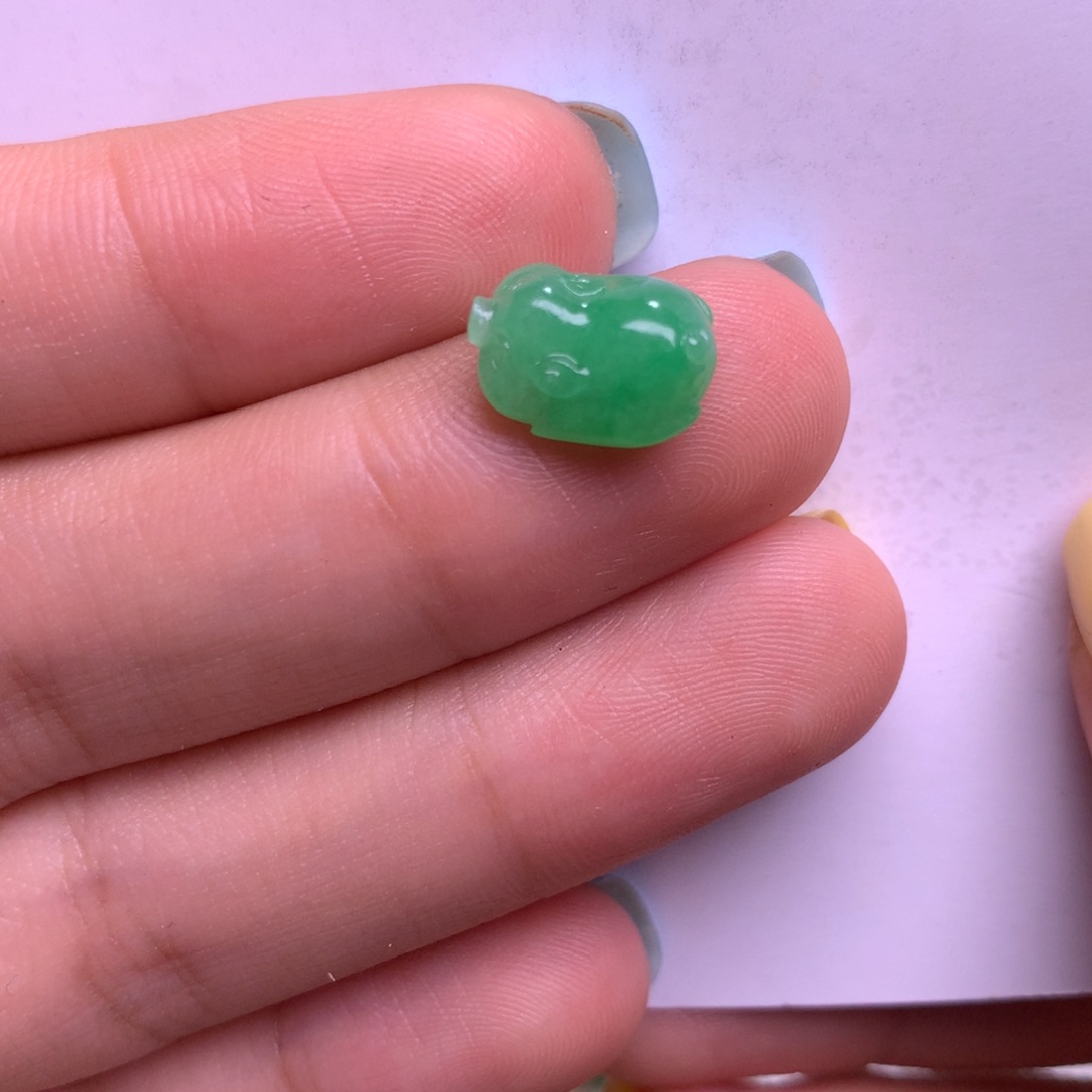 定制翡翠未镶嵌猪