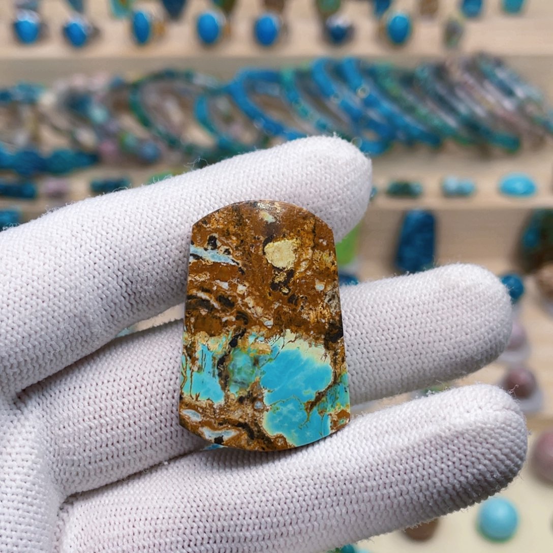 绿松石未镶嵌珠宝奇石