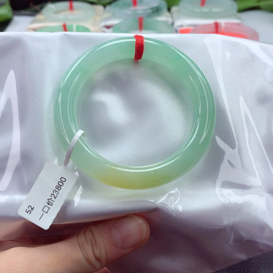 翡翠手镯（圆镯）未镶嵌 52.3 好看 小小