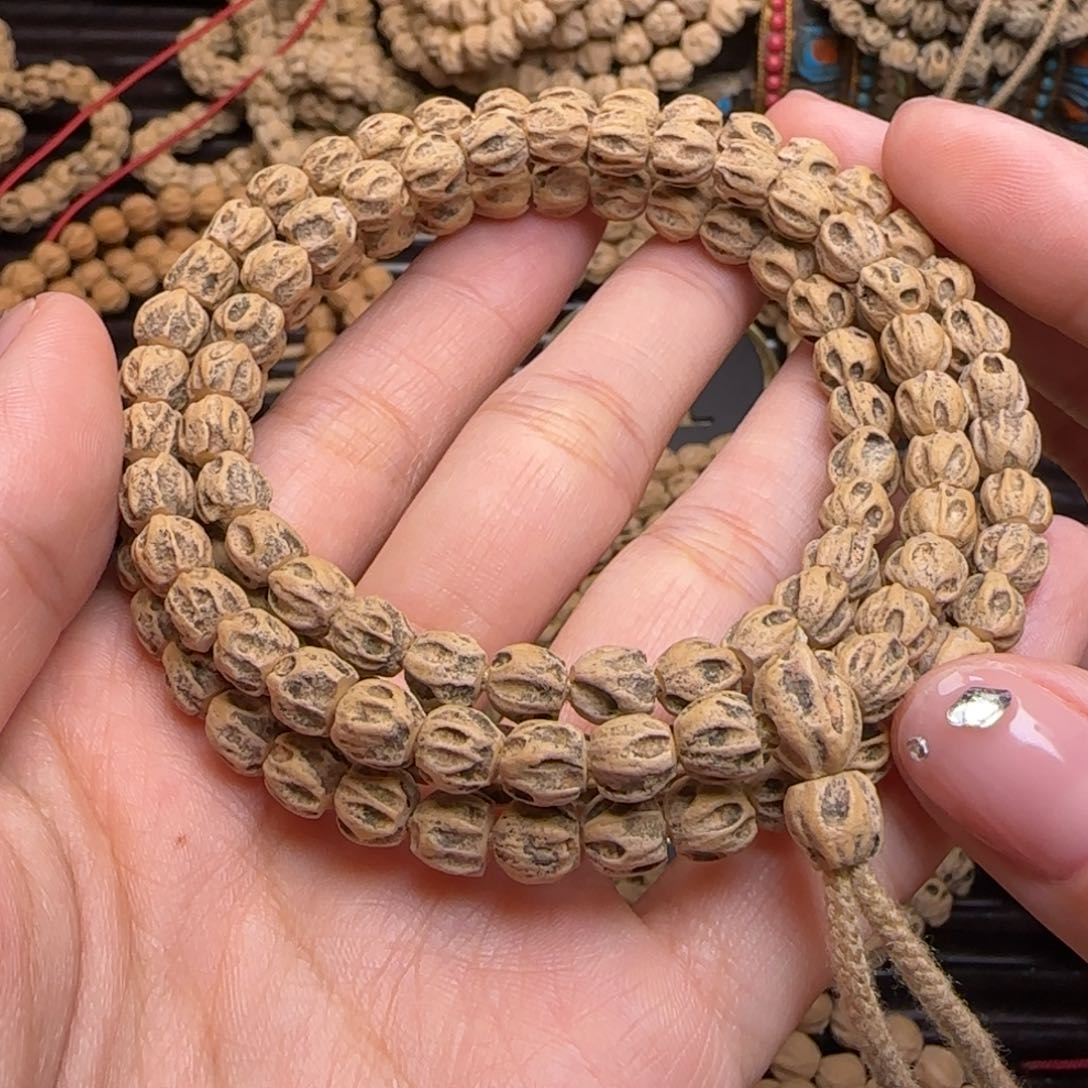 柏香籽/百香籽吊坠山***室