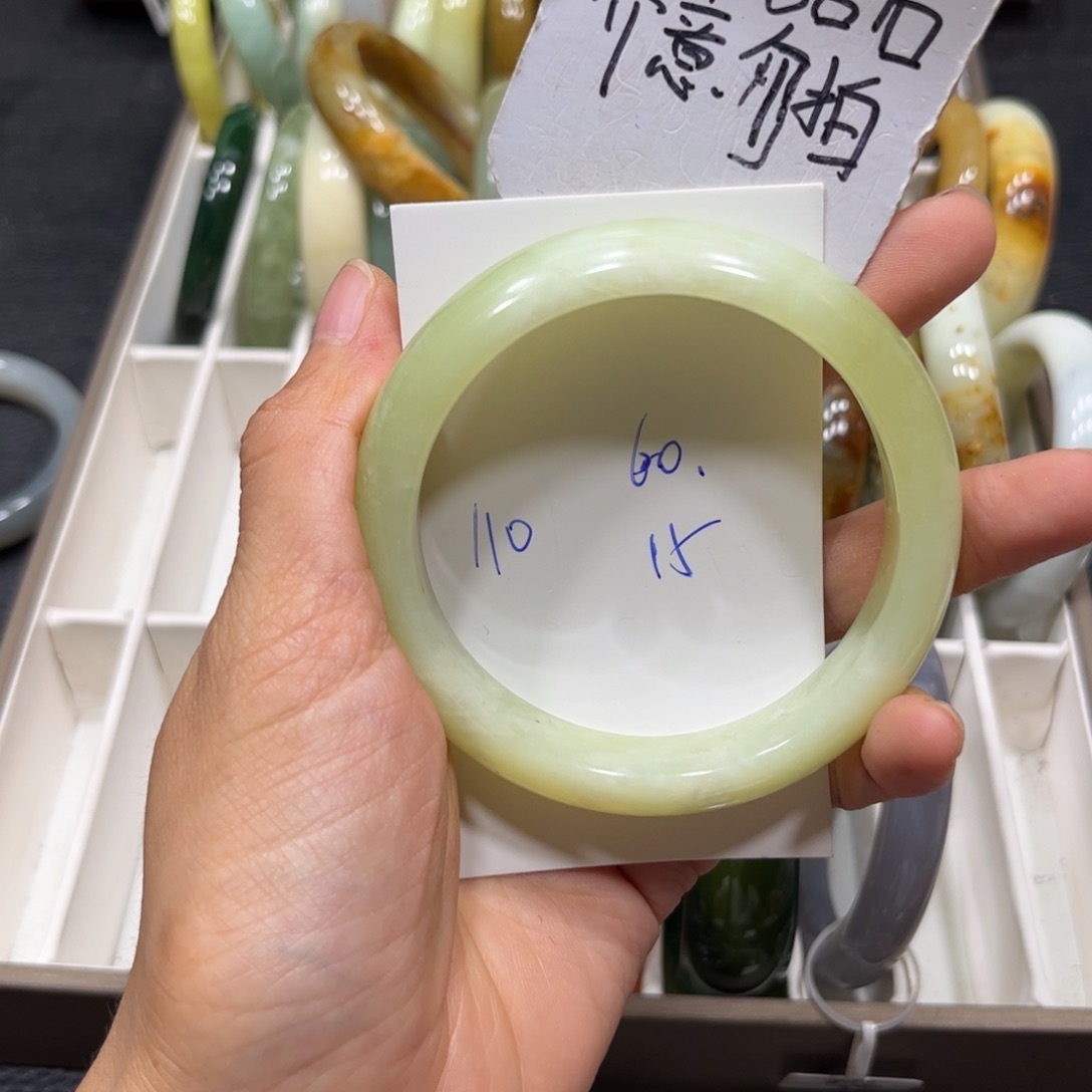 未镶嵌蛇纹石玉手镯