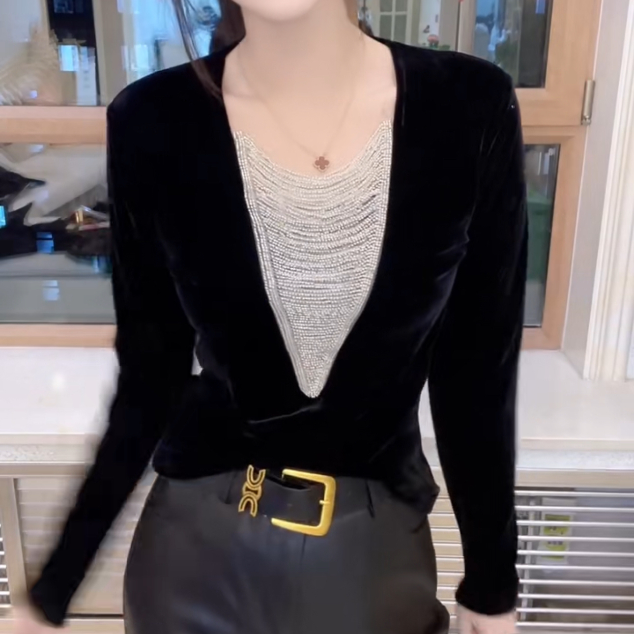 修身型长袖通勤丝绒黑色秋季网红洋气气质百搭上衣