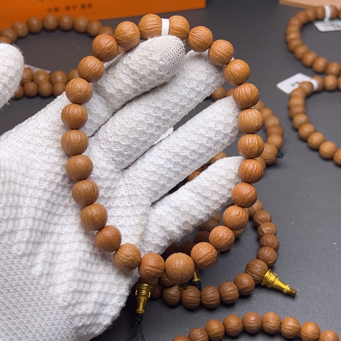 W***烟吊坠猴头核桃聚宝盆