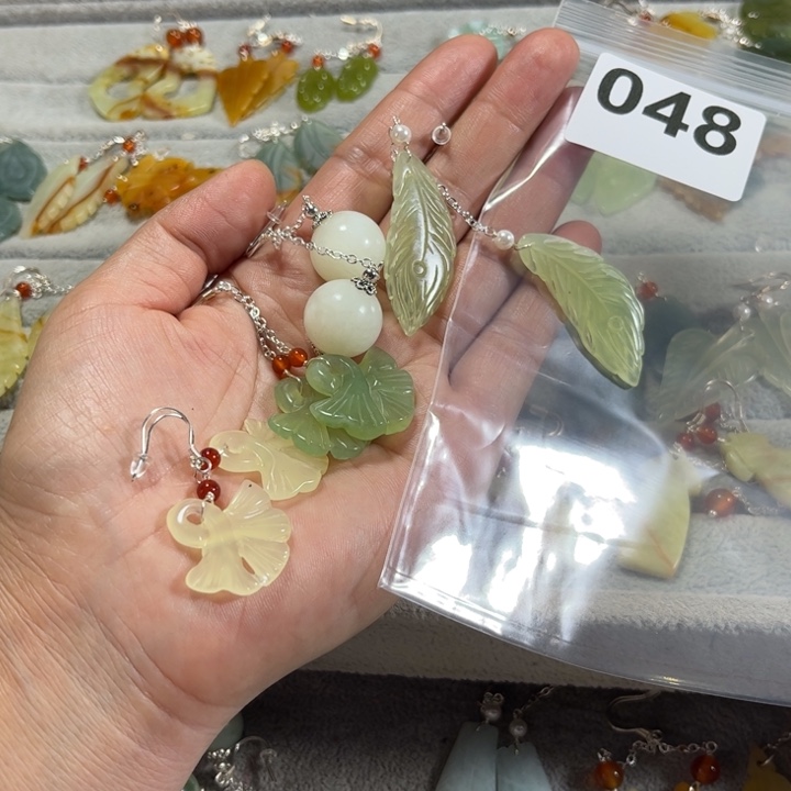 蛇纹石玉耳饰未镶嵌?****࿐