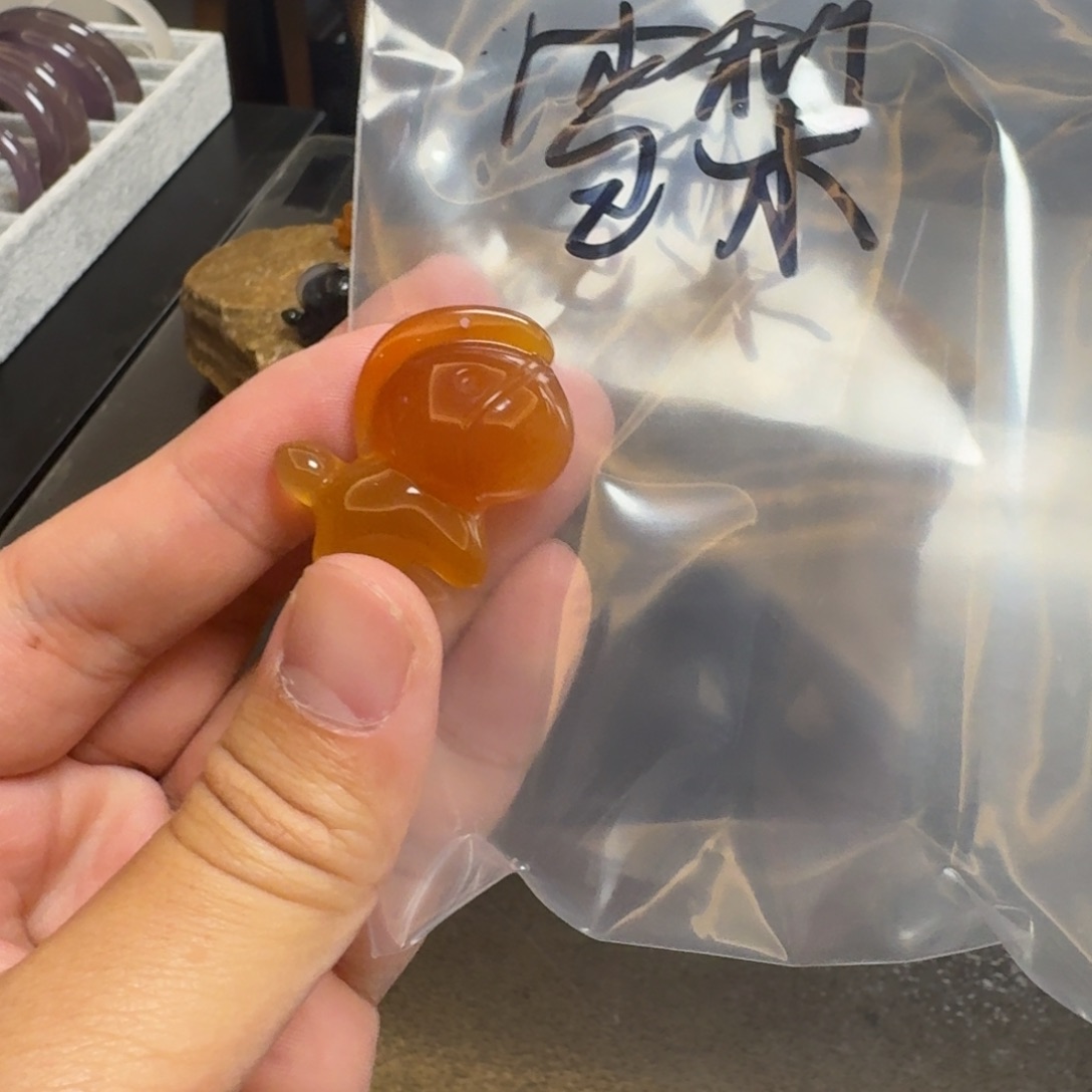 雪***鱼玛瑙/玉髓未镶嵌珠宝半成品