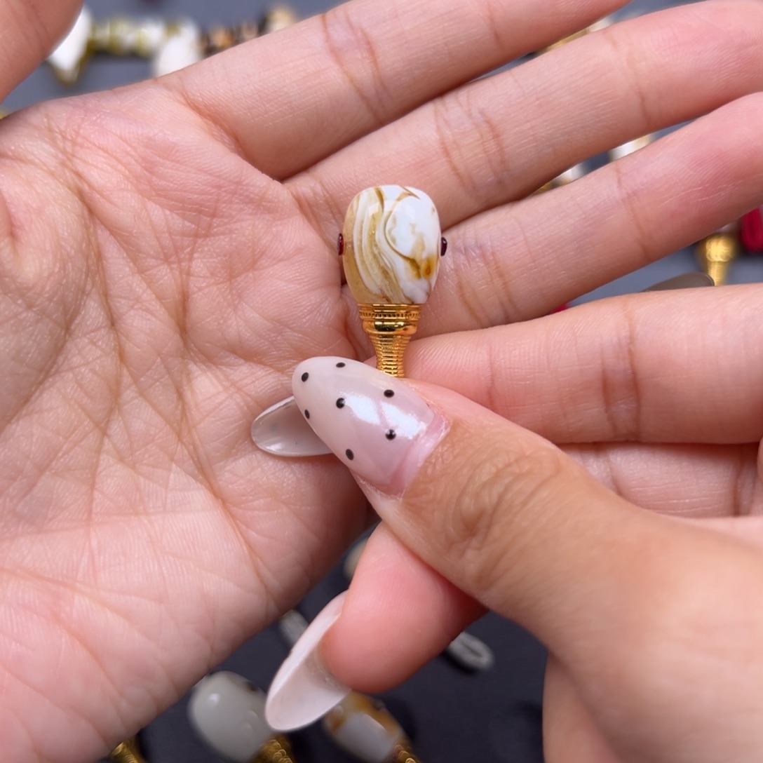 琥珀未镶嵌裸石11.6mm