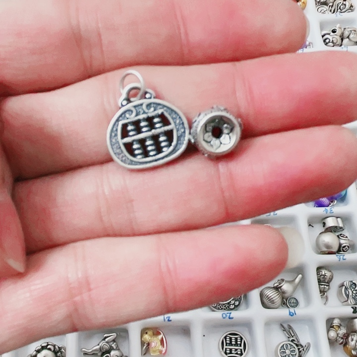 珐琅吊坠足银两个