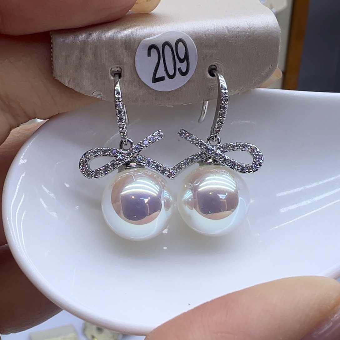 淡水珍珠未镶嵌耳饰