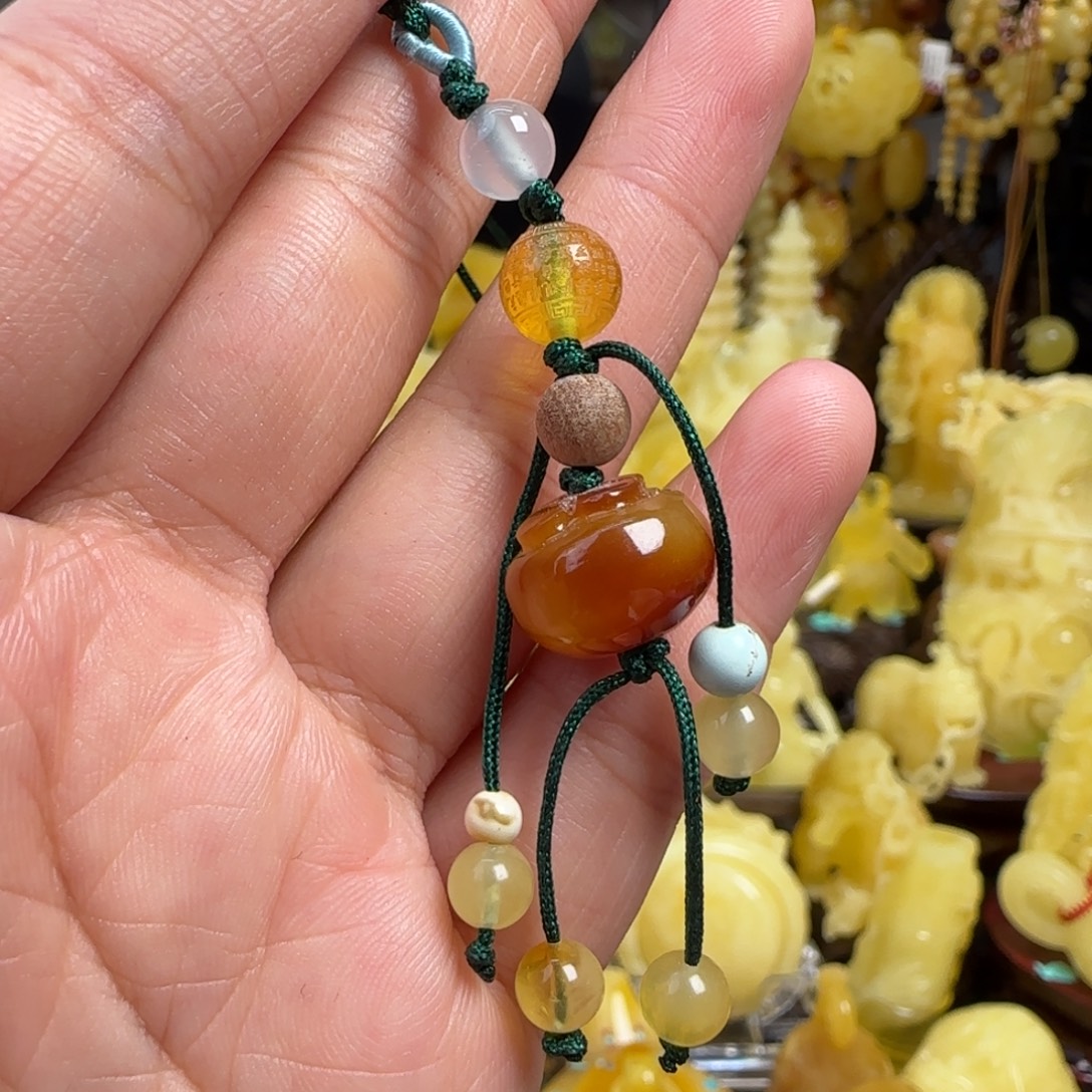 琥珀未镶嵌珠宝奇石