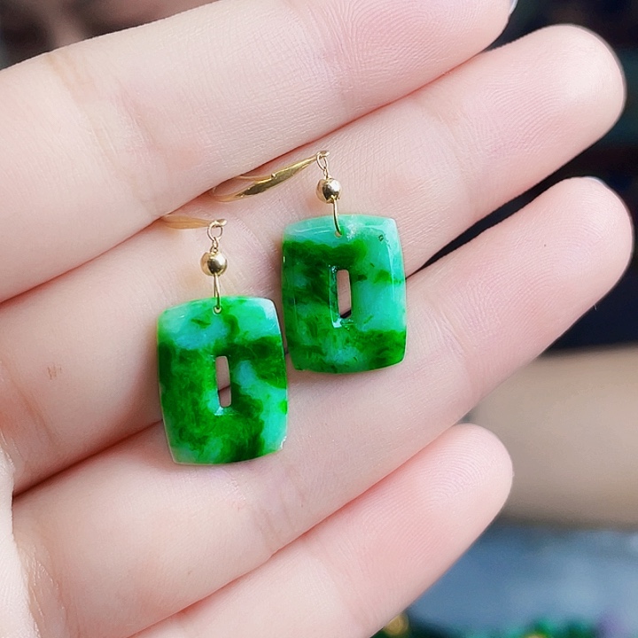 翡翠18K金镶嵌颈饰多样性