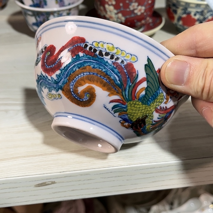 瓷片//////直径12.5厘米。红。