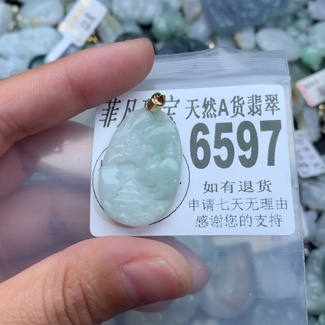 翡翠颈饰未镶嵌6597。