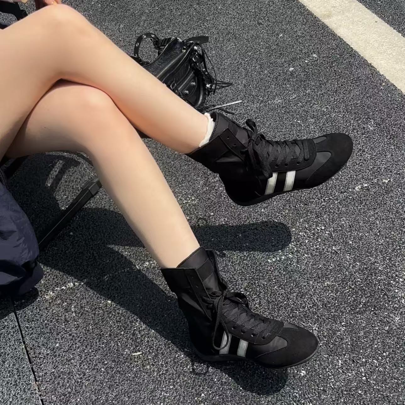 现货今天飞丨某迪家拳击鞋丨 增高短筒靴  旅游出门必备;ECX55275