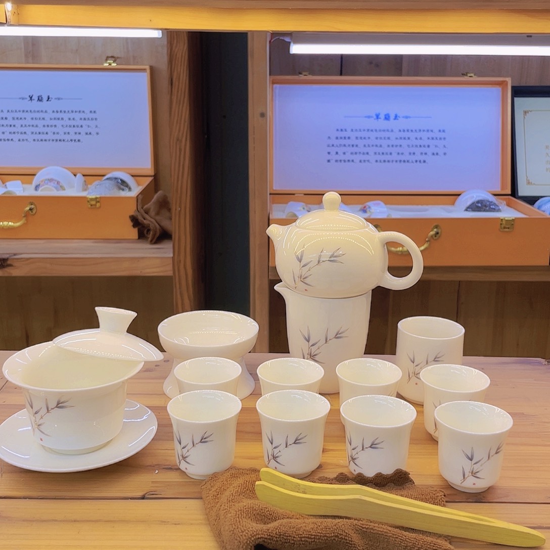 紫竹花和花丝合生在上面