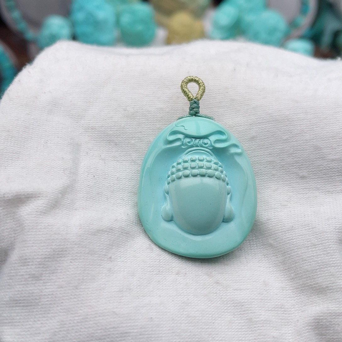 绿松石未镶嵌颈饰