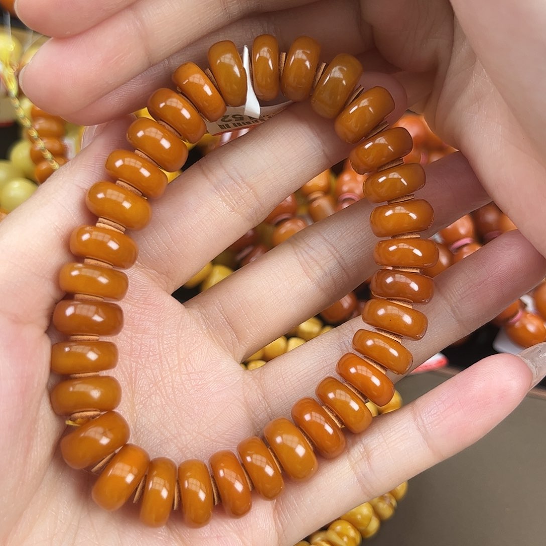 未镶嵌琥珀颈饰蜜蜡