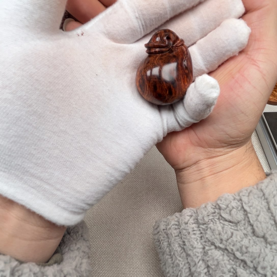 黄花梨/降香黄檀把件钱袋….