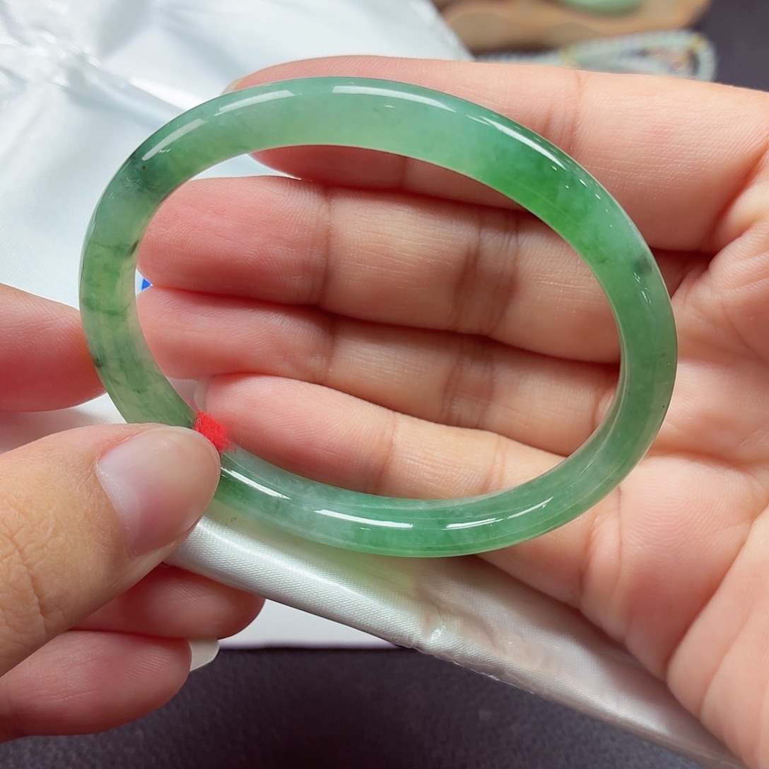 翡翠未镶嵌手镯（贵妃镯）天然缅甸A货翡翠