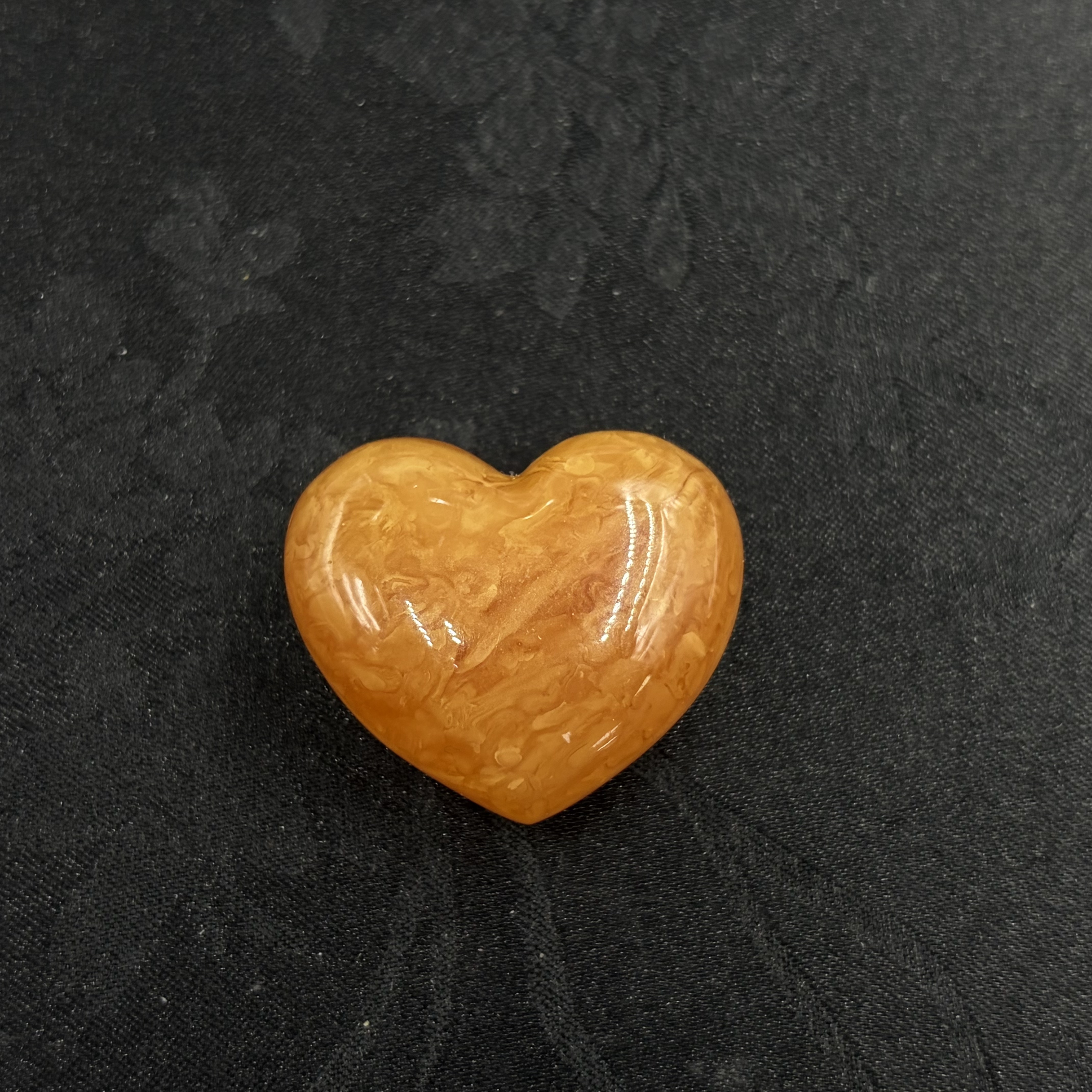 「戴琴珠宝」Q1692-蜜蜡吊坠（多样性发其一）