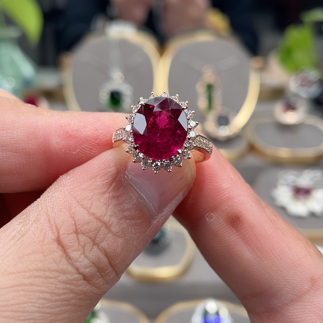 碧玺戒指18K金镶嵌4.67ct