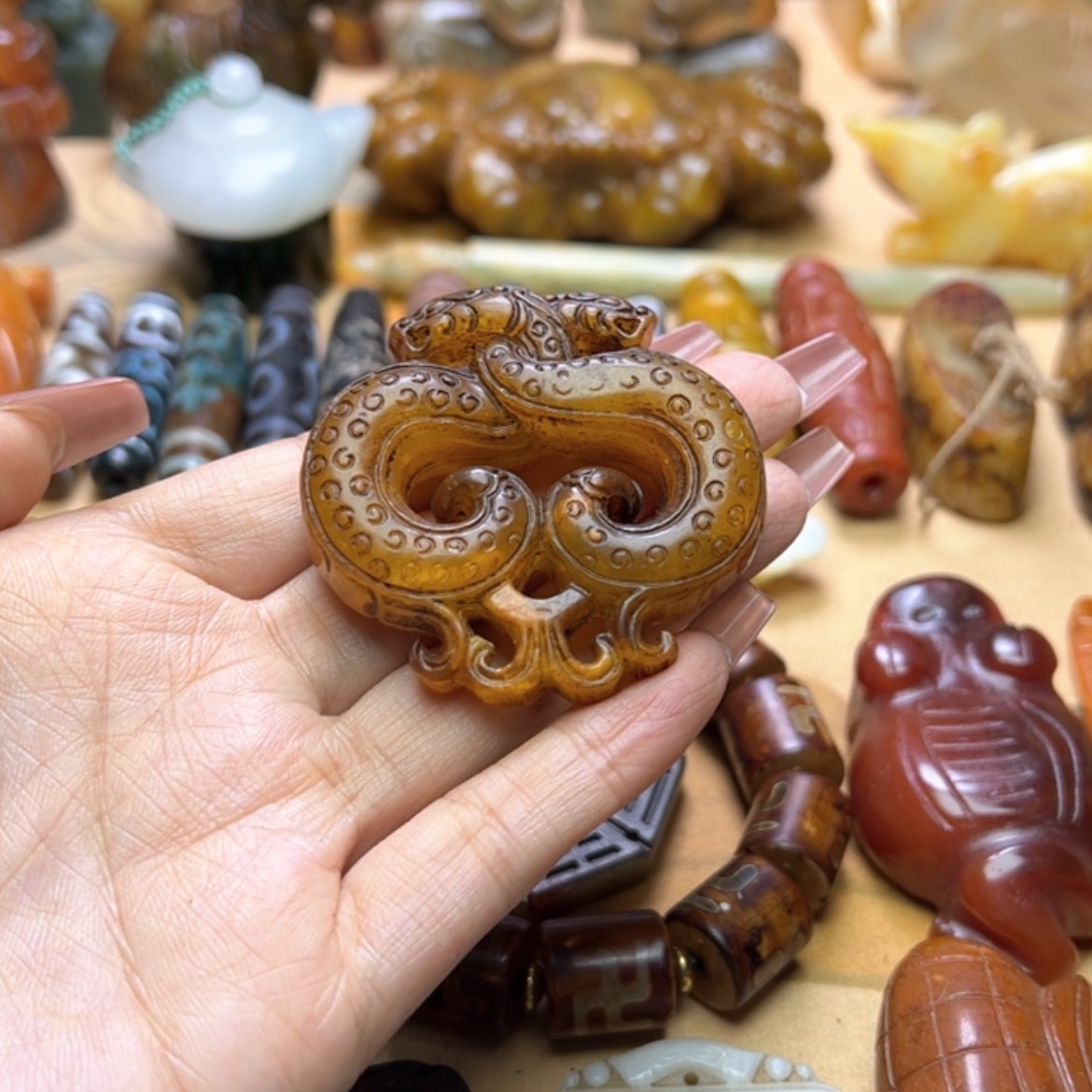 【闪购商品】蛇纹石玉颈饰未镶嵌