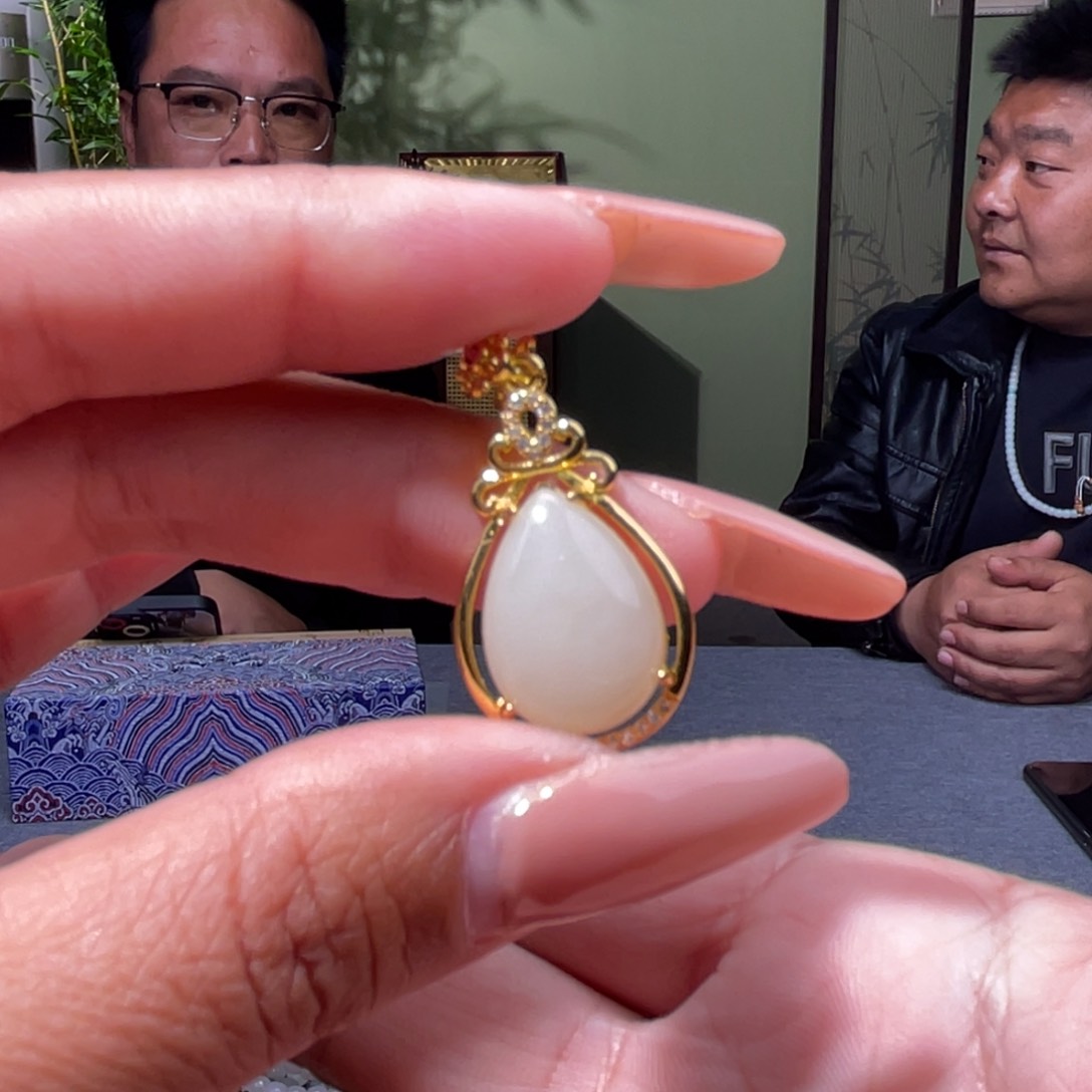 和田玉未镶嵌颈饰多样性发货，发其一