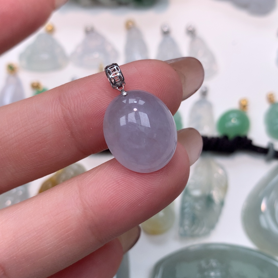 翡翠18K金镶嵌颈饰紫罗兰蛋面