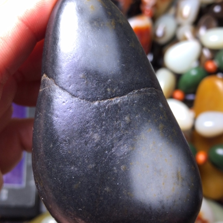 和田玉（翠青玉）未镶嵌珠宝奇石