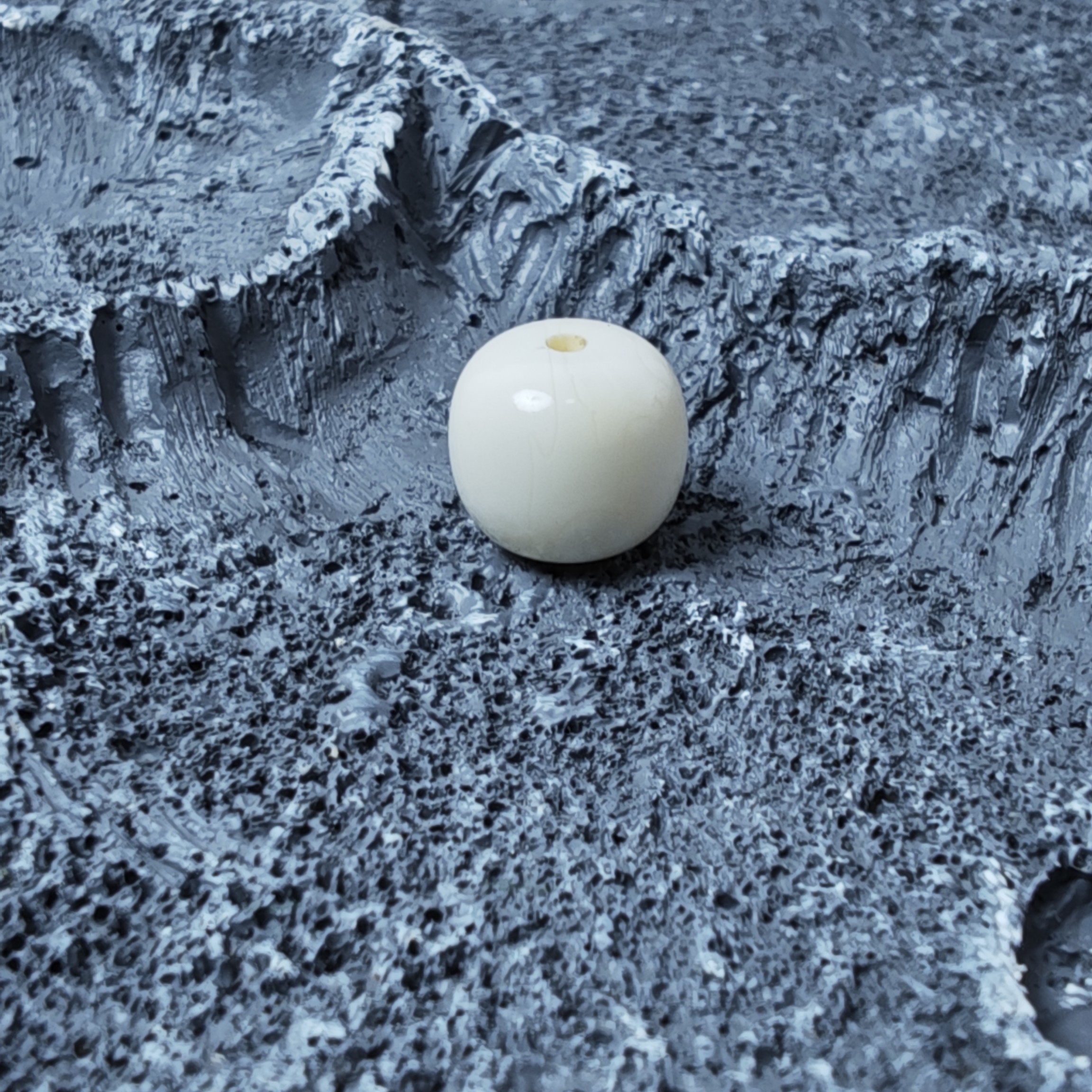 直径10.6m油漆白无纹老型单珠满瓷白蜜蜡天然文玩配饰蜜蜡老型