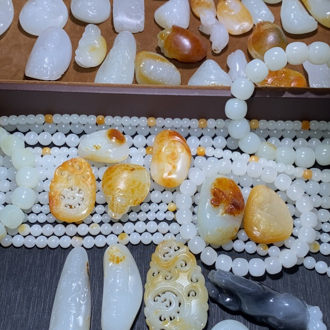 颈饰未镶嵌和田玉