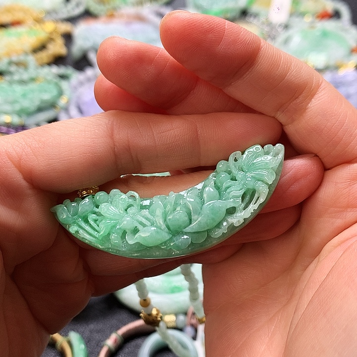 翡翠颈饰未镶嵌b****～吊坠