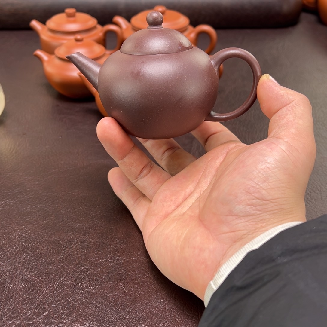 与***尘茶壶紫砂汽修厂和机械设备