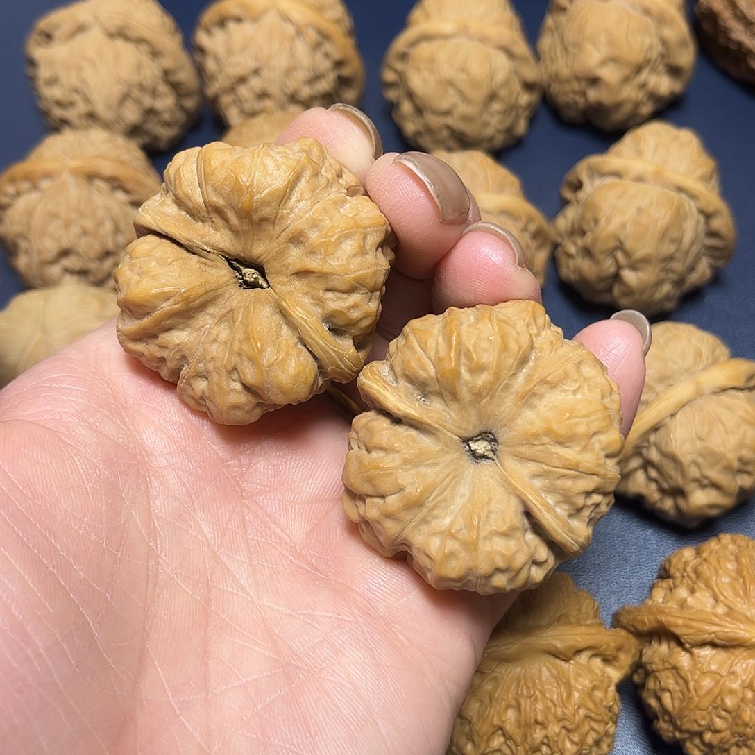 文玩核桃吊坠哇哇哇