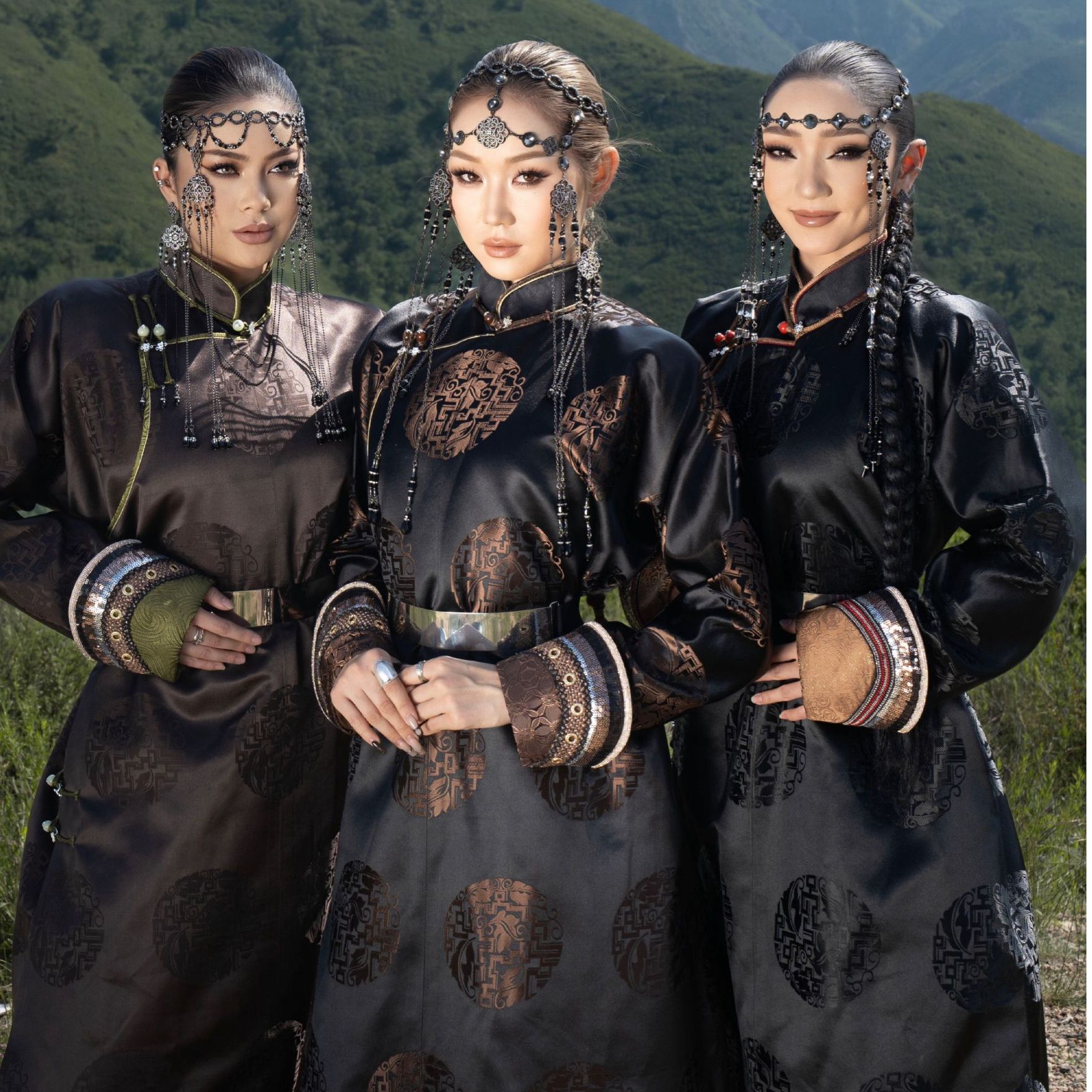 【黛尔玛精品服饰2】设计师四季款现代风女款多色民族传统长袍X6084