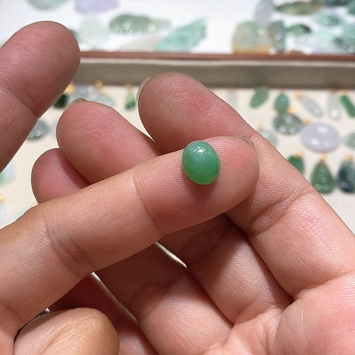 女***散珠翡翠天然翡翠旦面