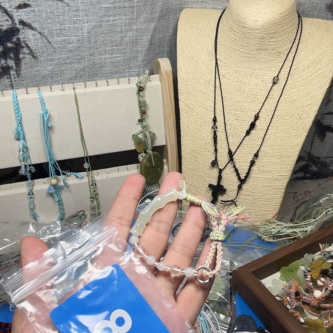 蛇纹石玉合金颈饰