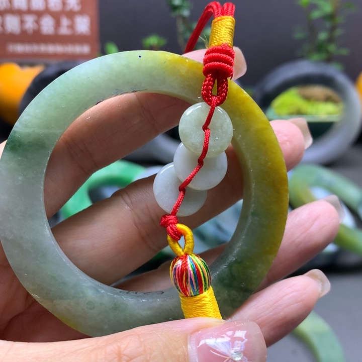 爻***一翡翠未镶嵌手镯翡翠