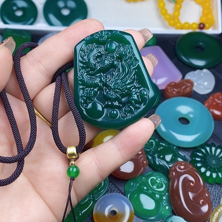 玛瑙/玉髓颈饰未镶嵌