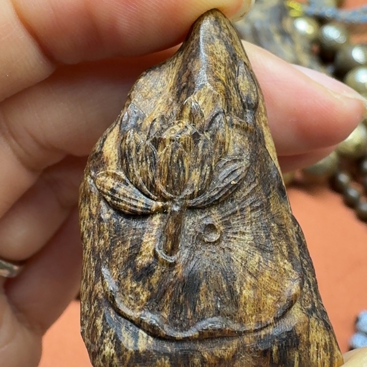 大叶紫檀（黑酸枝木类）