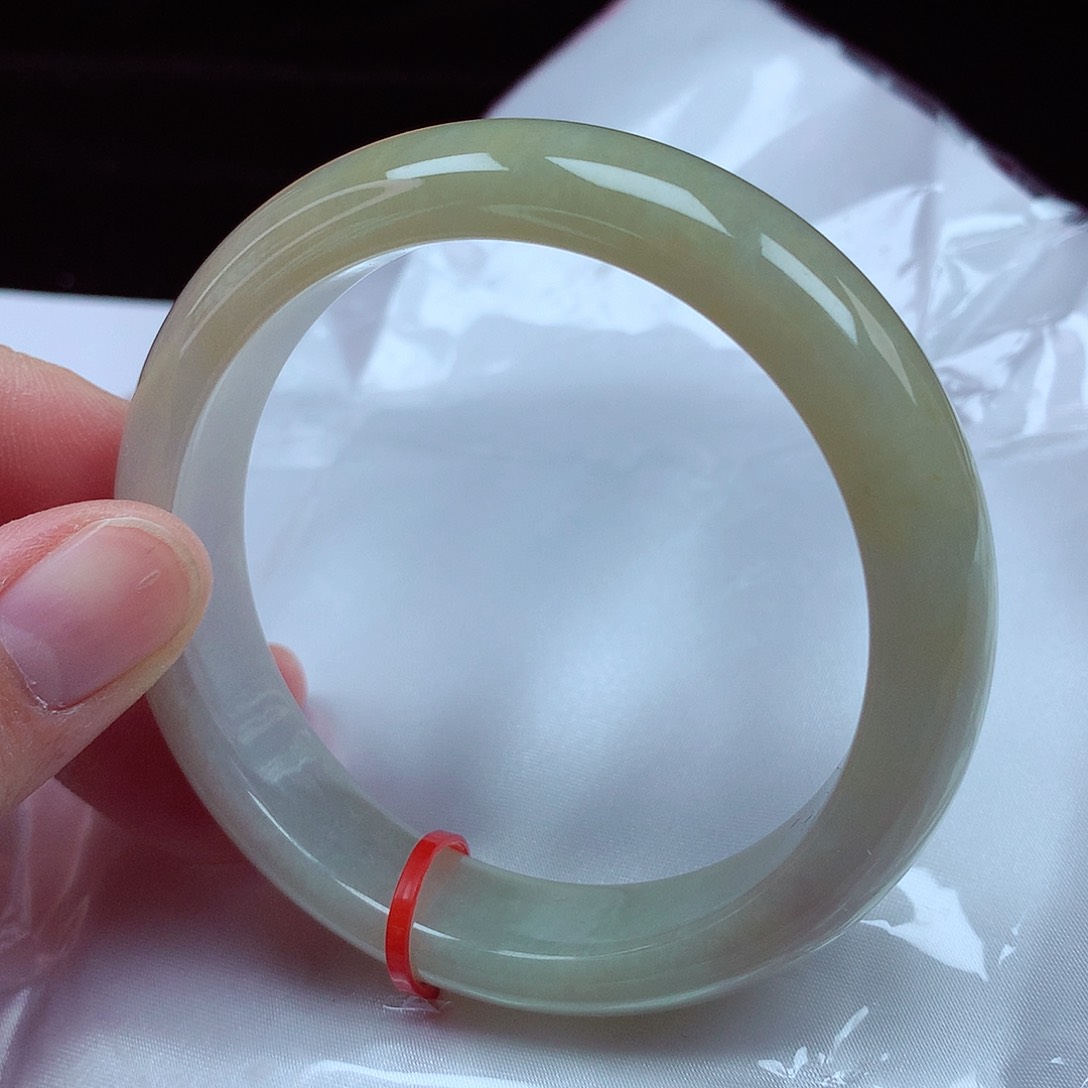 翡翠手镯未镶嵌57圈