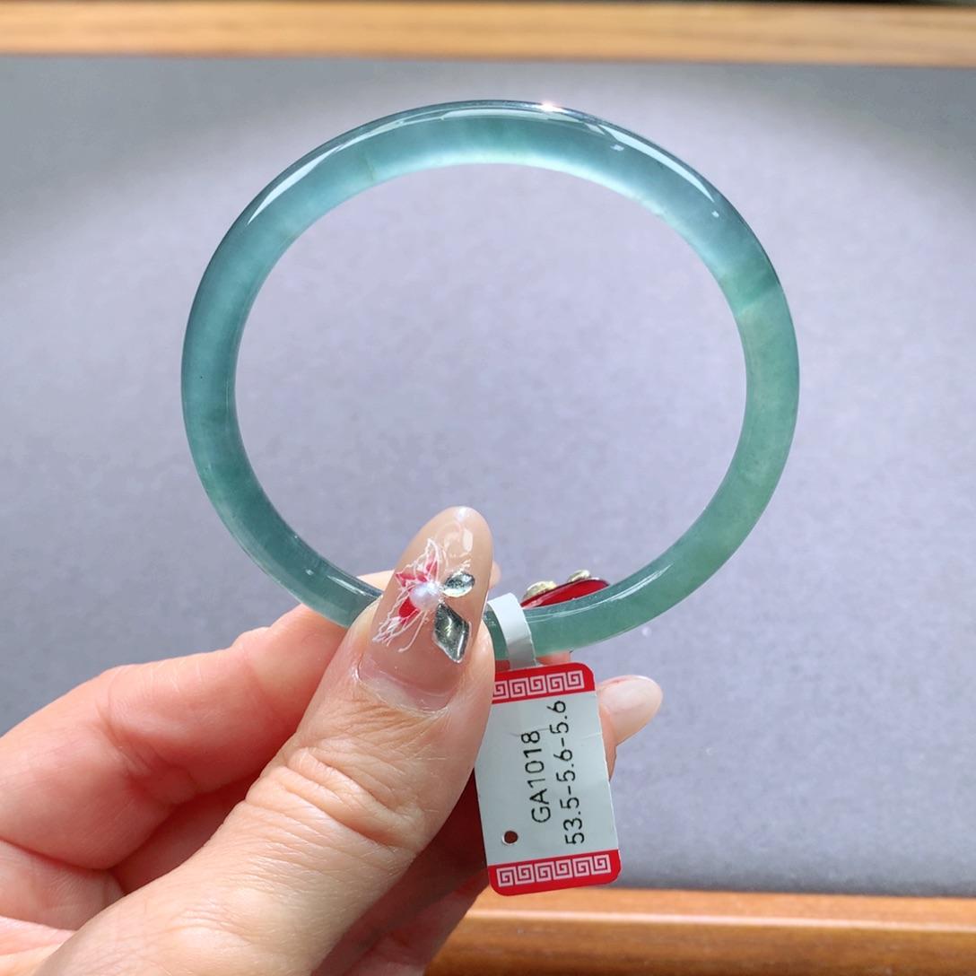 翡翠手镯未镶嵌天然翡翠手镯叮当镯