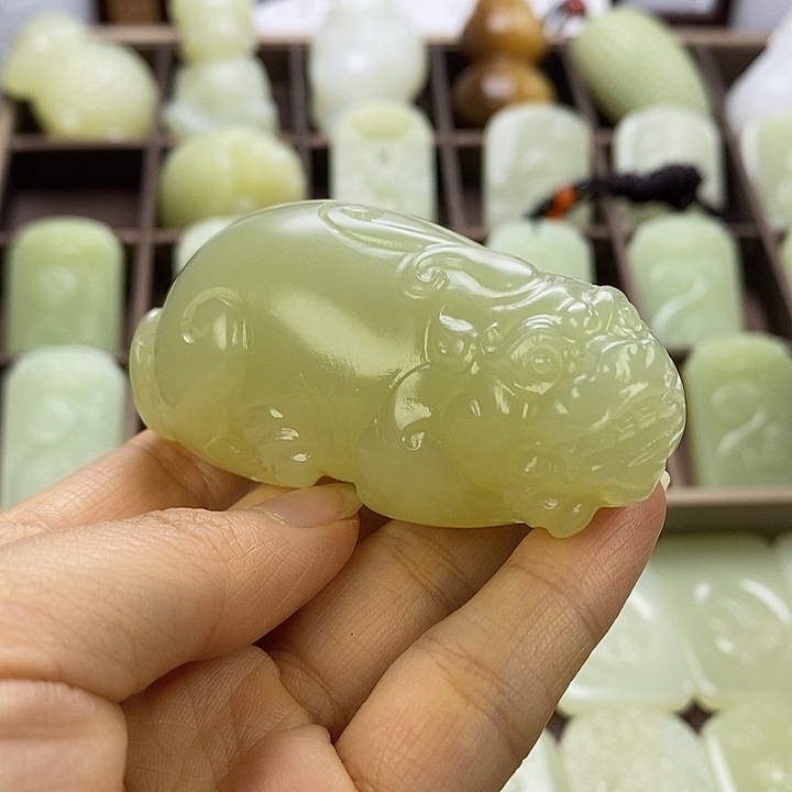 昆仑石手把件龙龟