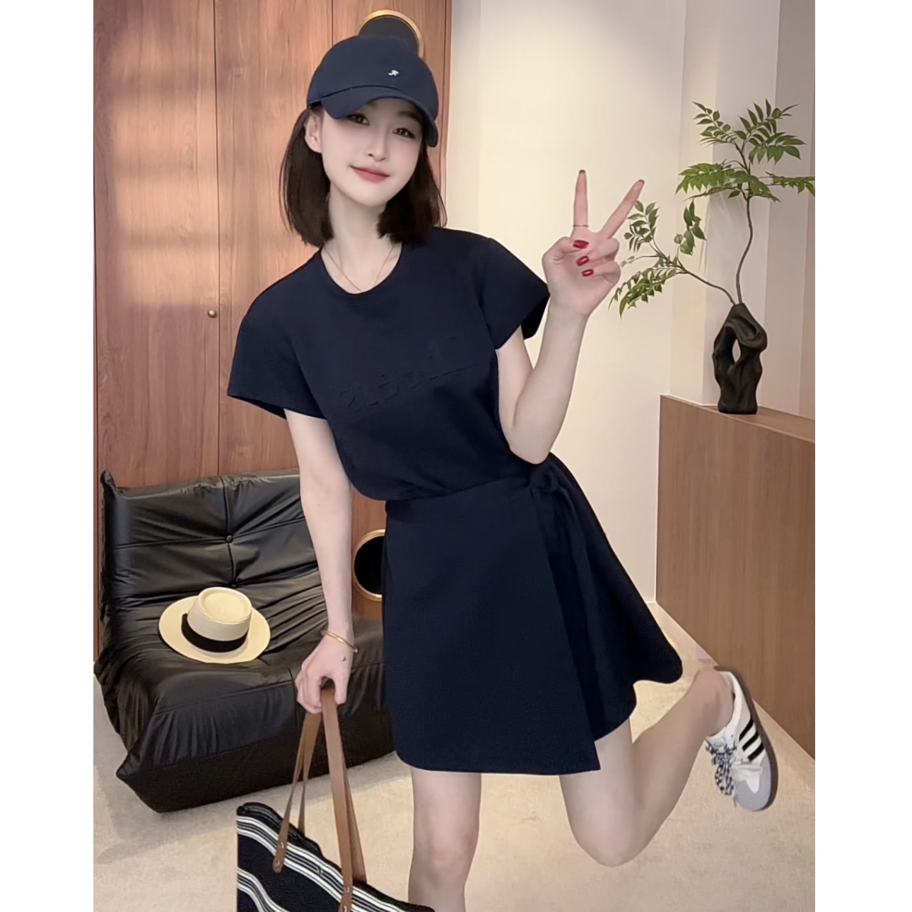 藏蓝色设计感立体字母圆领连衣裙女小个子绑带宽松显瘦 a 字短裙