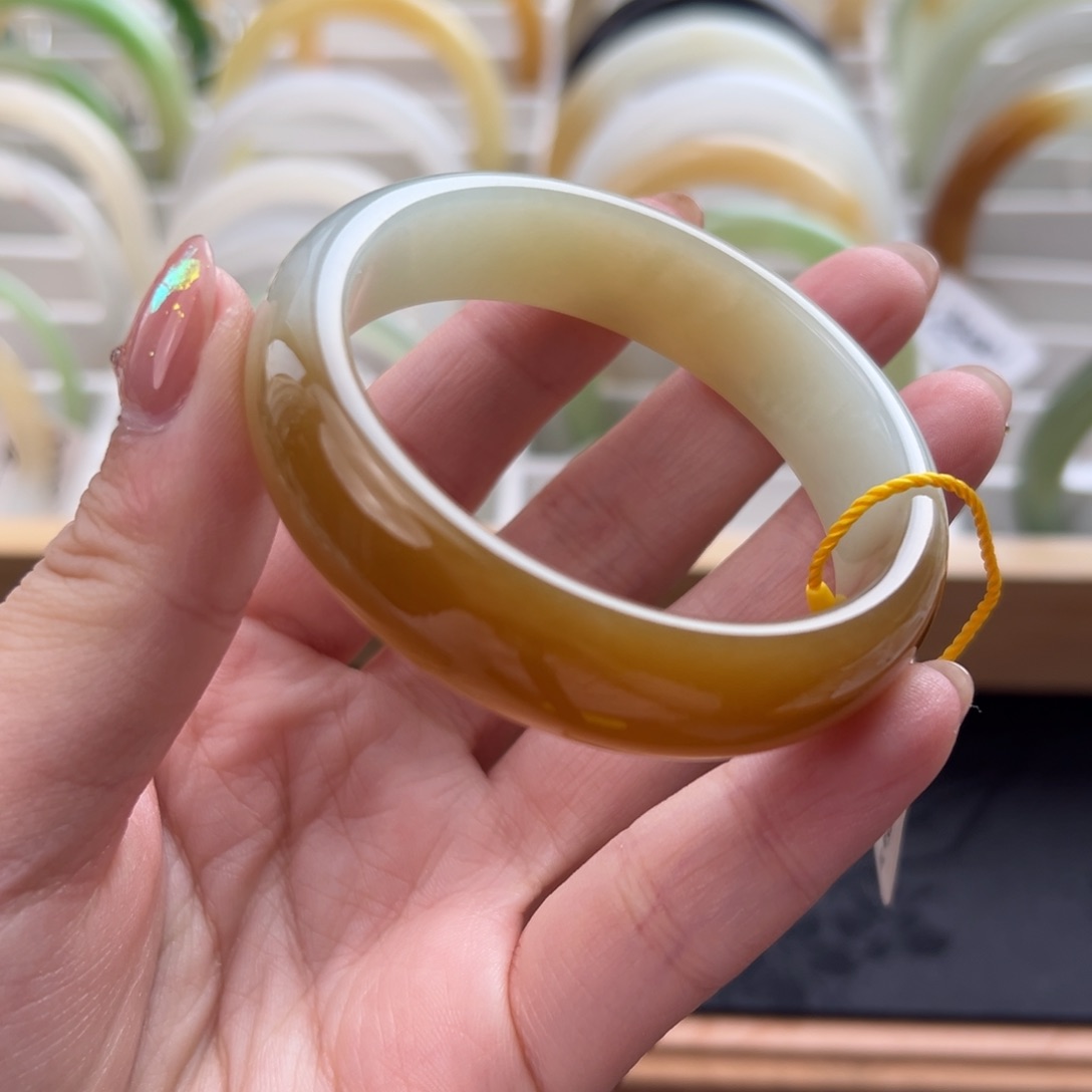 和田玉手镯未镶嵌老坑