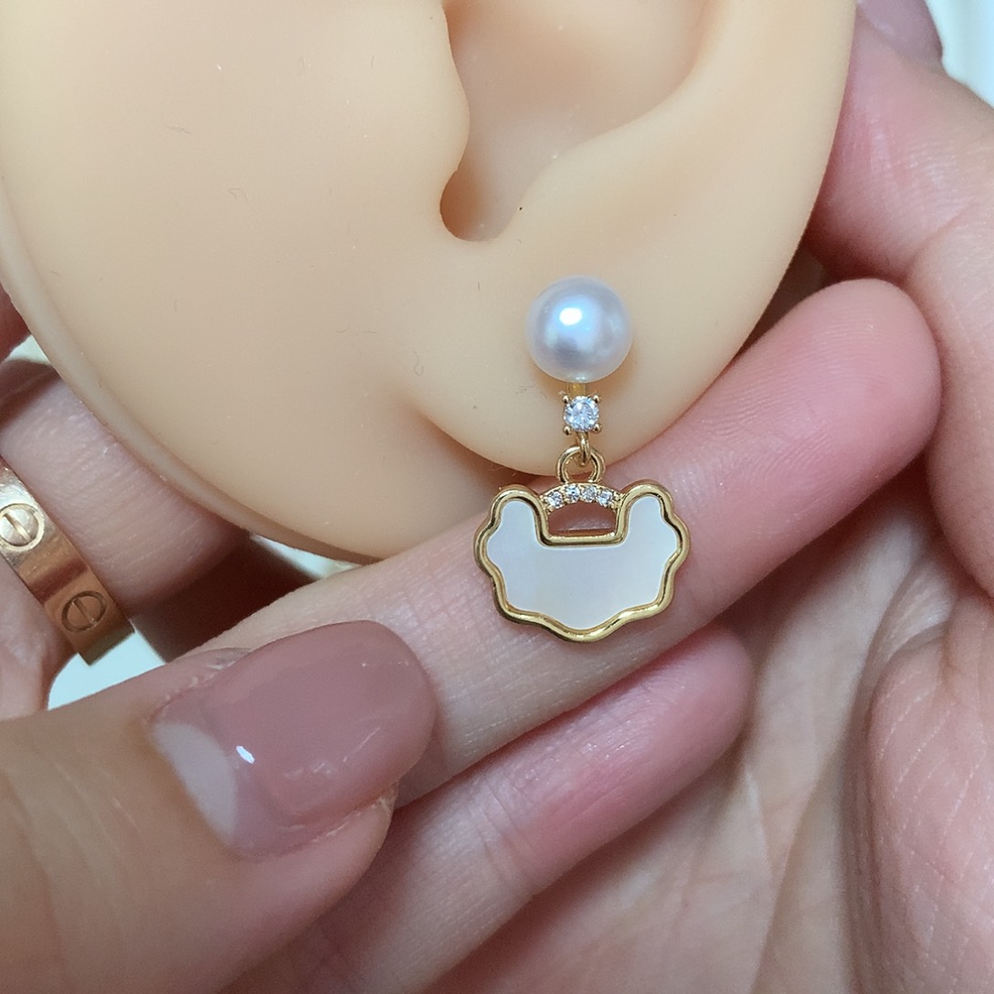 淡水珍珠耳饰合金