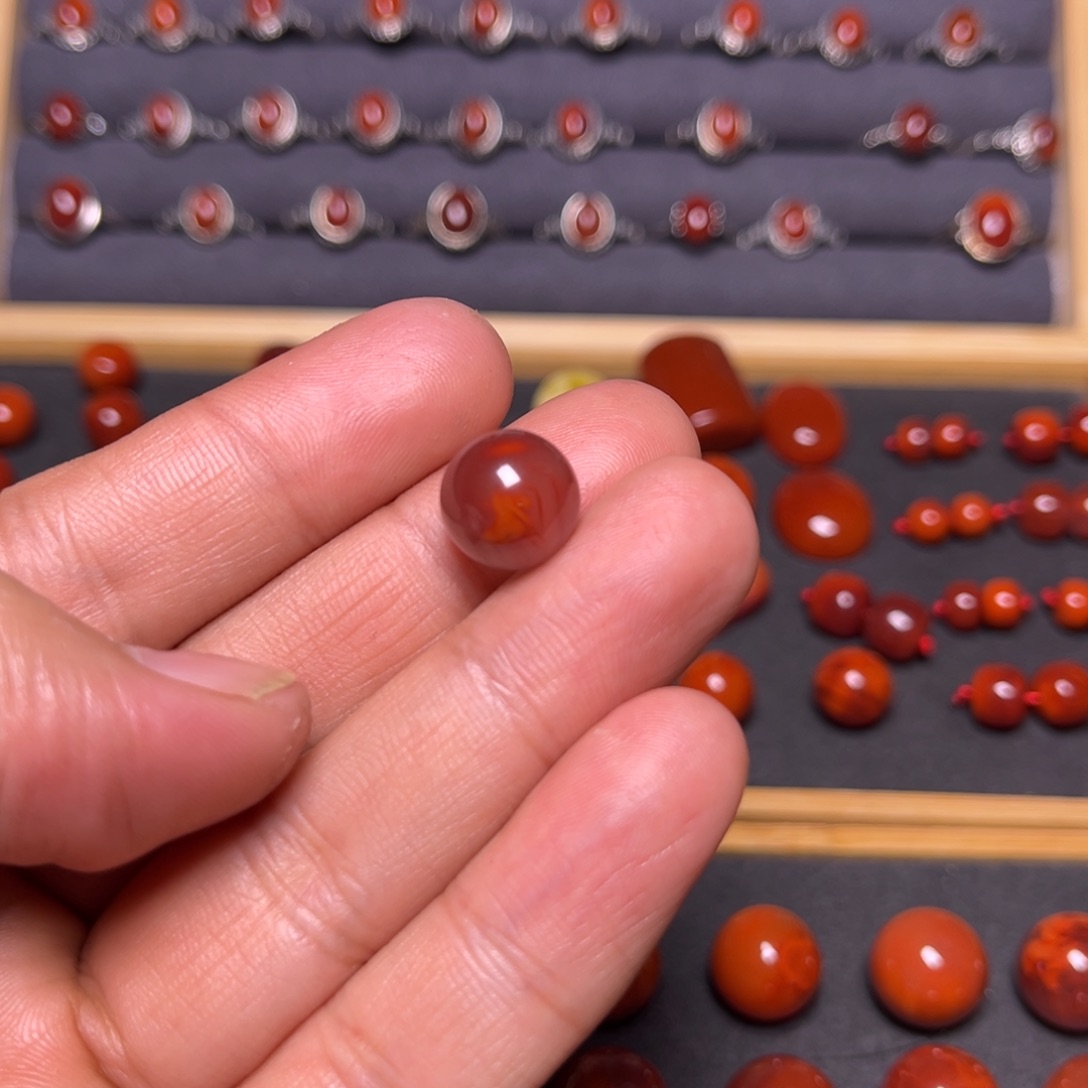 茹***荷南红玛瑙未镶嵌珠宝奇石原矿瓦西冰飘单珠11.6mm孔径1.0mm