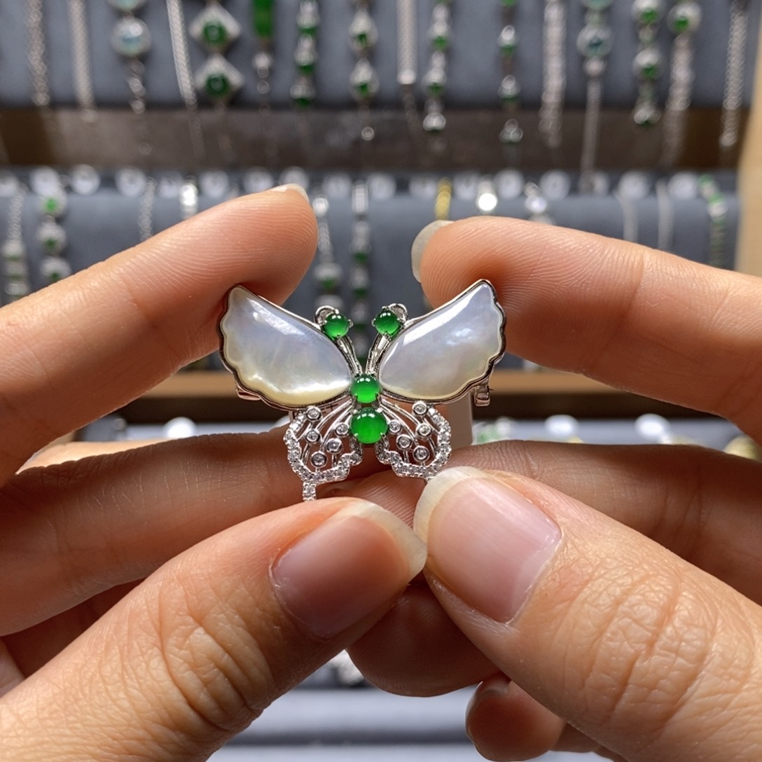 翡翠颈饰银S925镶嵌翡翠