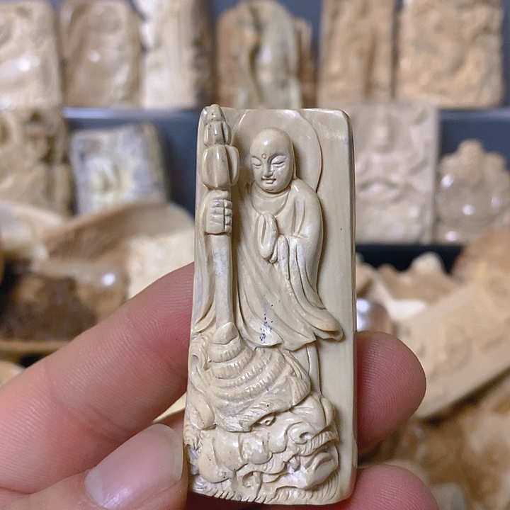 张*翼天然猛犸牙雕刻残次品